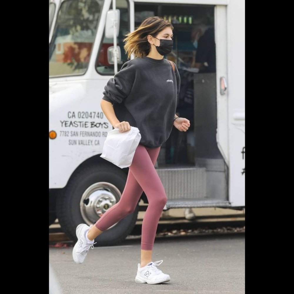 cherry los angeles black sweatshirt